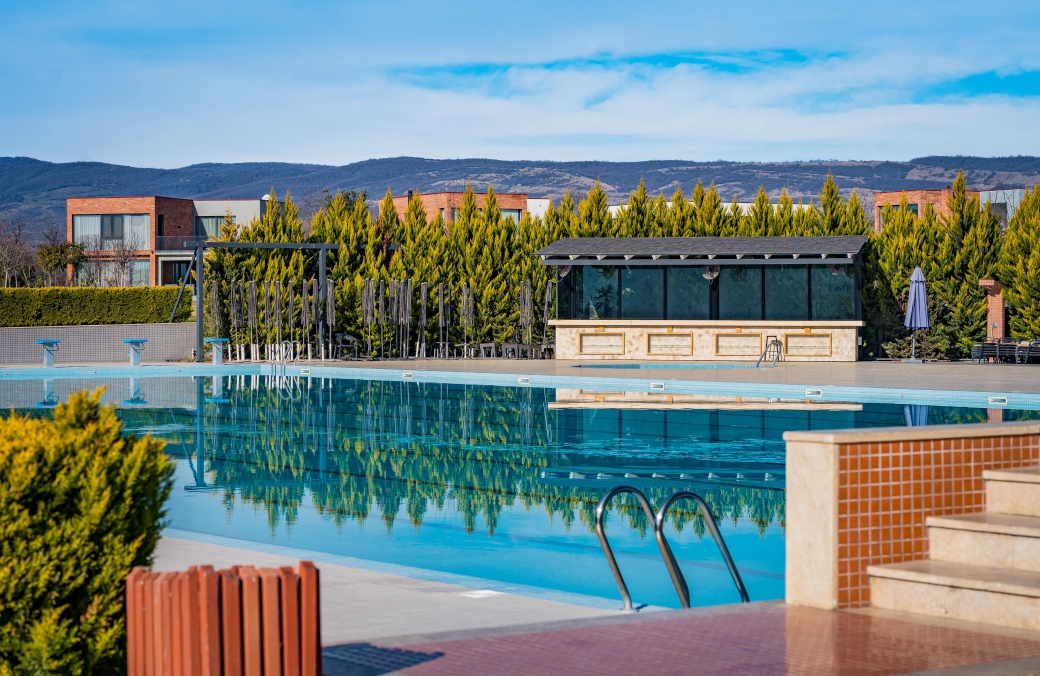 Outdoor Swimming pool